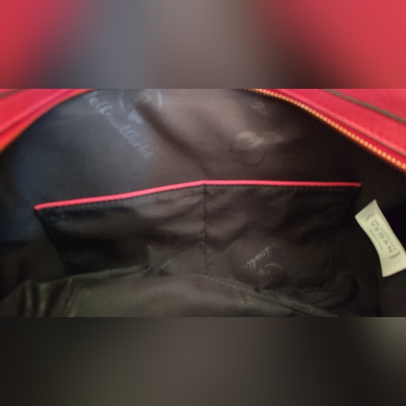 🩷Mellow World Hot Pink Purse | Gold Hardware | Excellent Condition - Picture 15 of 16